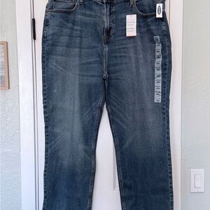 Old Navy Men's Relaxed Fit Jeans in Medium Blue